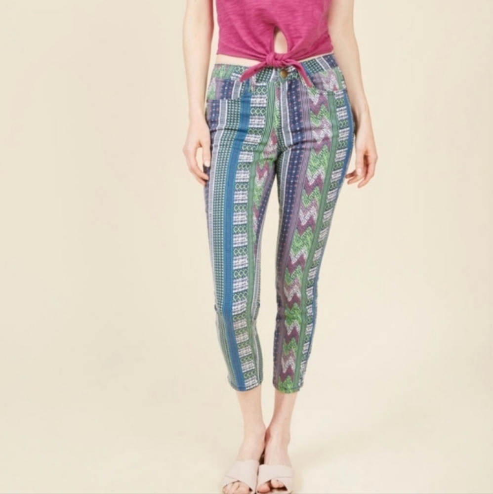 ModCloth Daytime Dash Cropped Pants in Geo Jam - Size M - NWOT